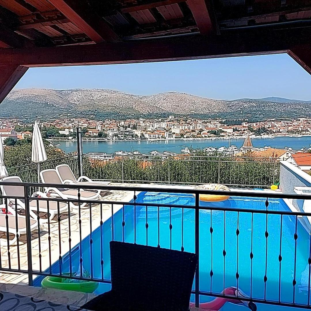 Apartmani Balan S Vanjskim Bazenom Trogir Buitenkant foto