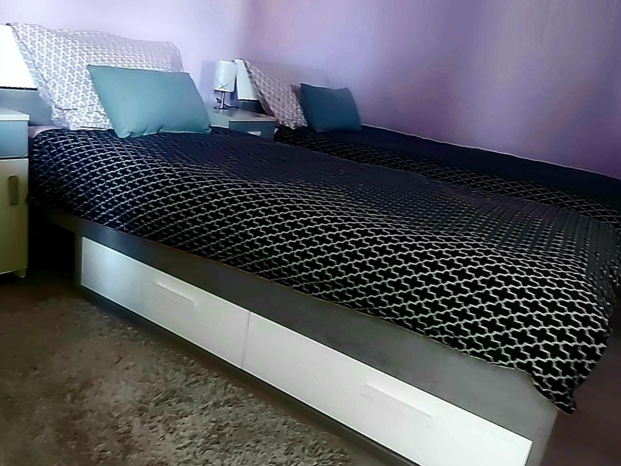 Apartmani Balan S Vanjskim Bazenom Trogir Kamer foto