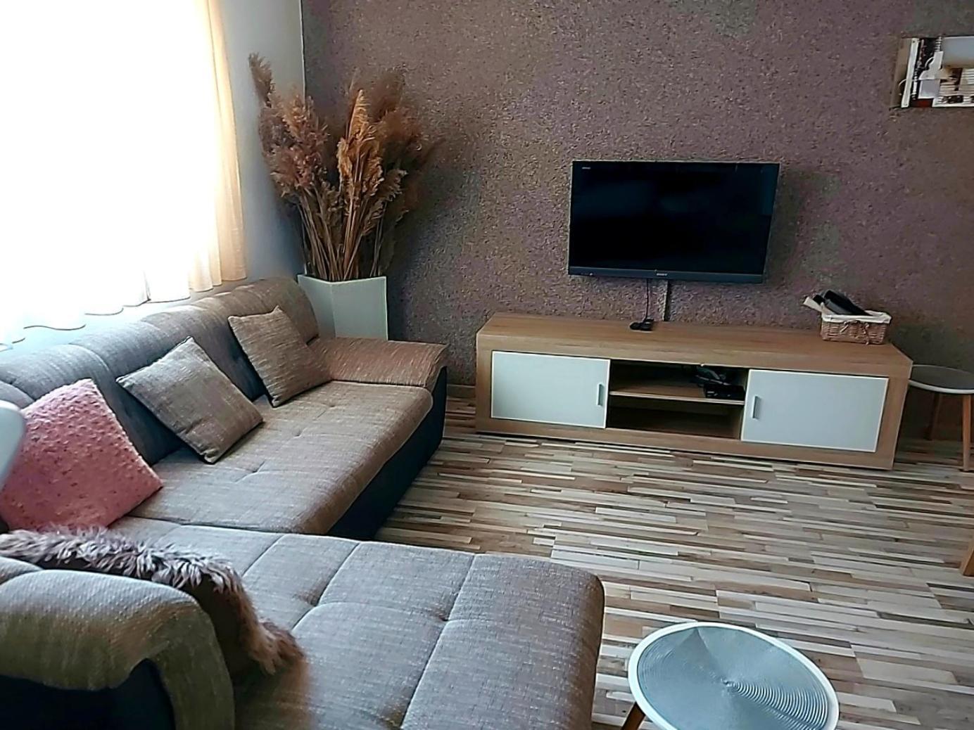 Apartmani Balan S Vanjskim Bazenom Trogir Kamer foto