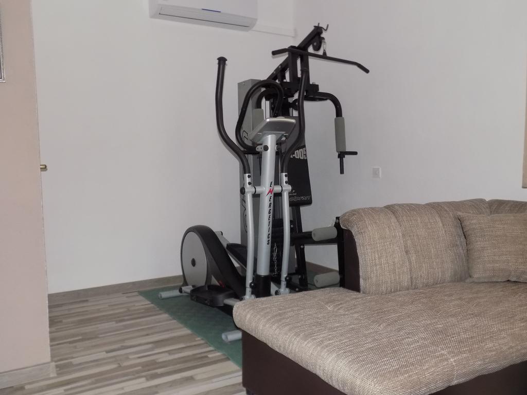 Apartmani Balan S Vanjskim Bazenom Trogir Buitenkant foto