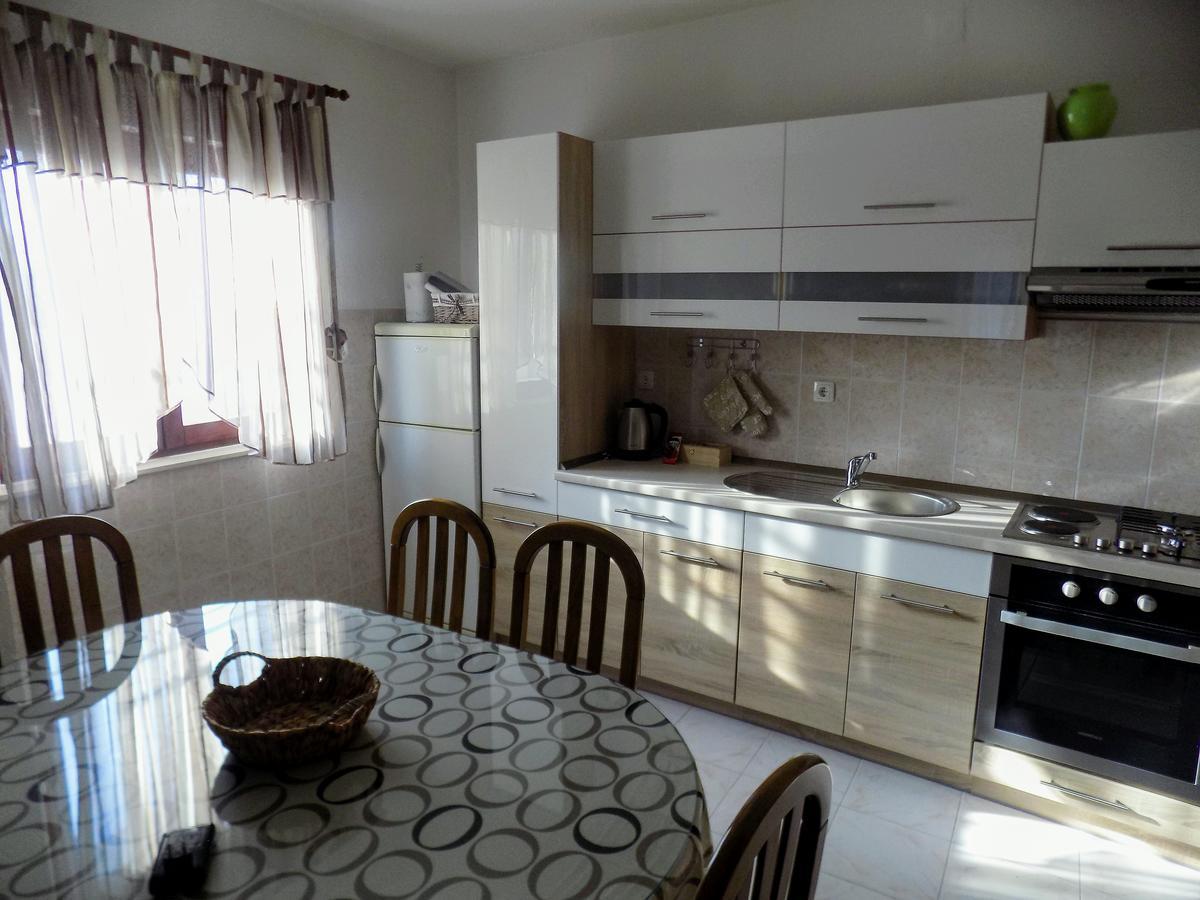 Apartmani Balan S Vanjskim Bazenom Trogir Buitenkant foto
